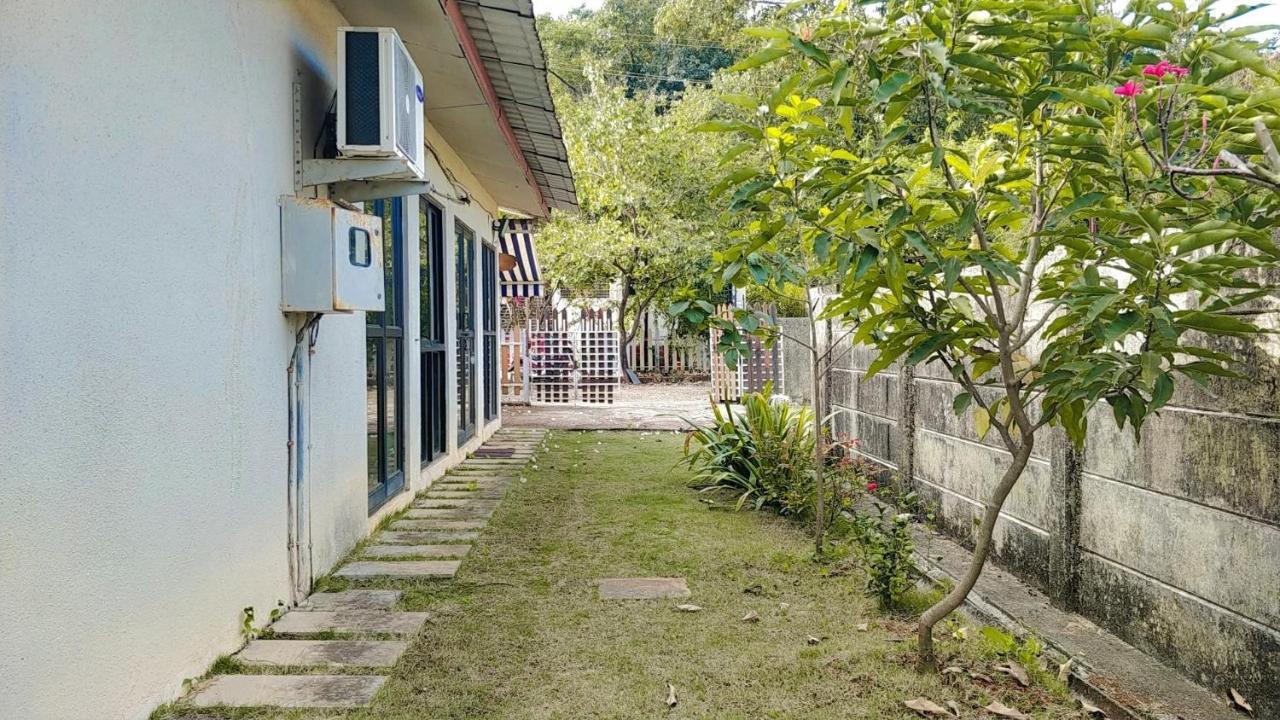 Chalet Ahaz, The Place Of Privacy With Outside Sitting Karjat Exterior photo