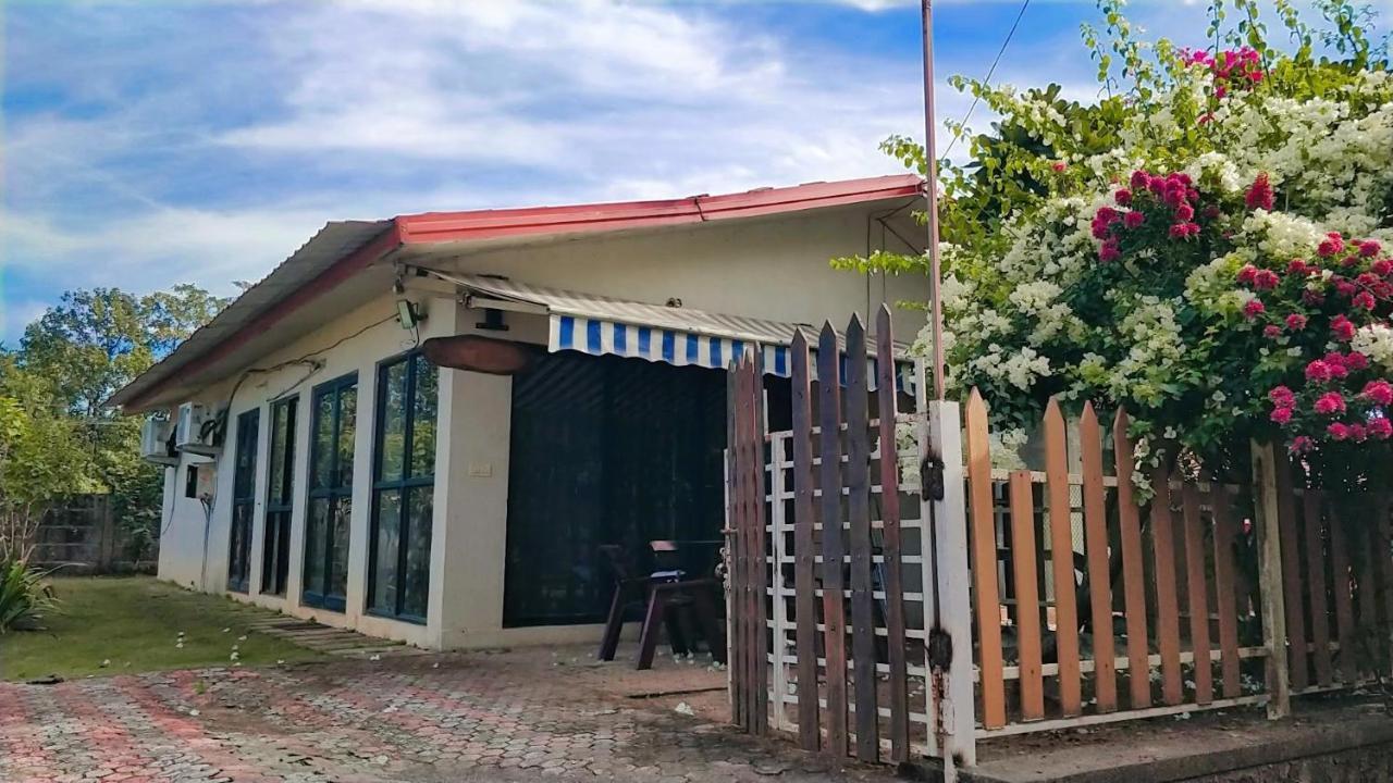 Chalet Ahaz, The Place Of Privacy With Outside Sitting Karjat Exterior photo
